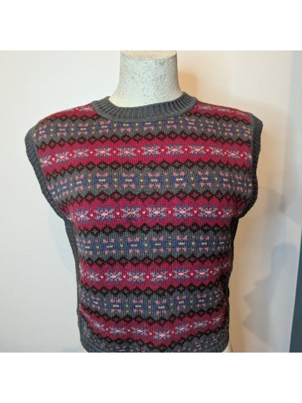 Vintage Wool multi color Patterned women's Sweater vest, size S